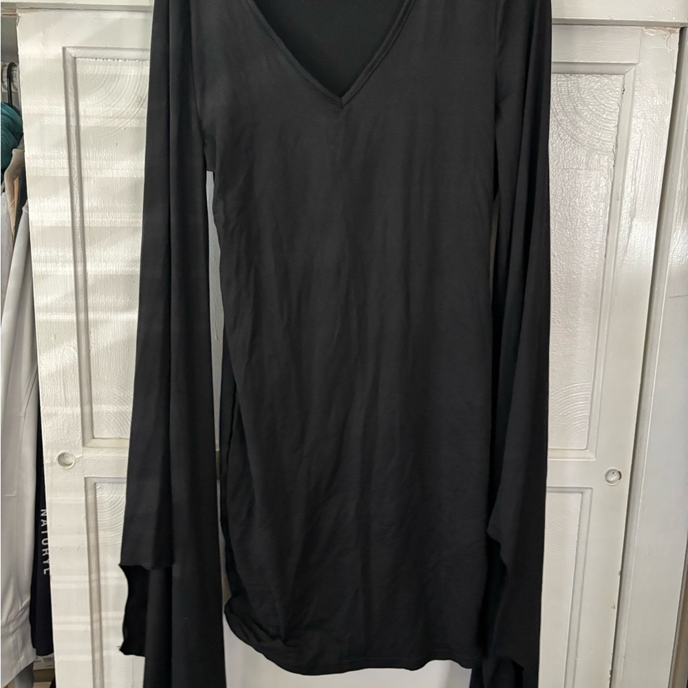 Black V-Neck Long Sleeve Dress